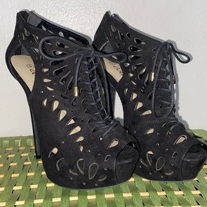 Black butterfly heels size 8
